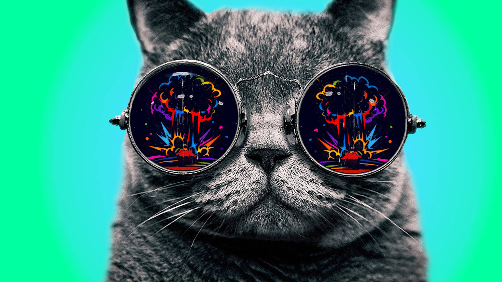 爆炸鏡片酷貓 壁紙 — 一隻灰色的貓戴著圓形眼鏡，眼鏡反射出充滿活力的迷幻爆炸，背景是青綠色的漸變色。