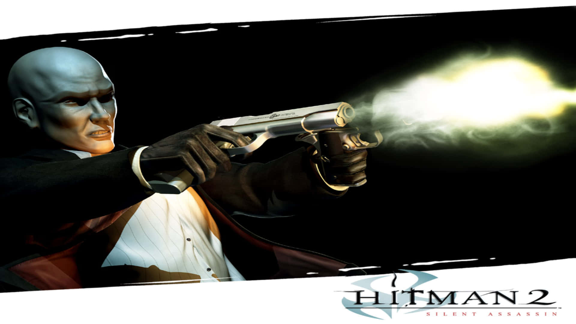 爆破手槍 HD Hitman 2 背景 壁紙 — 一名光頭刺客身穿西裝，在黑暗背景下開槍，槍口冒煙，遊戲標題清晰可見。