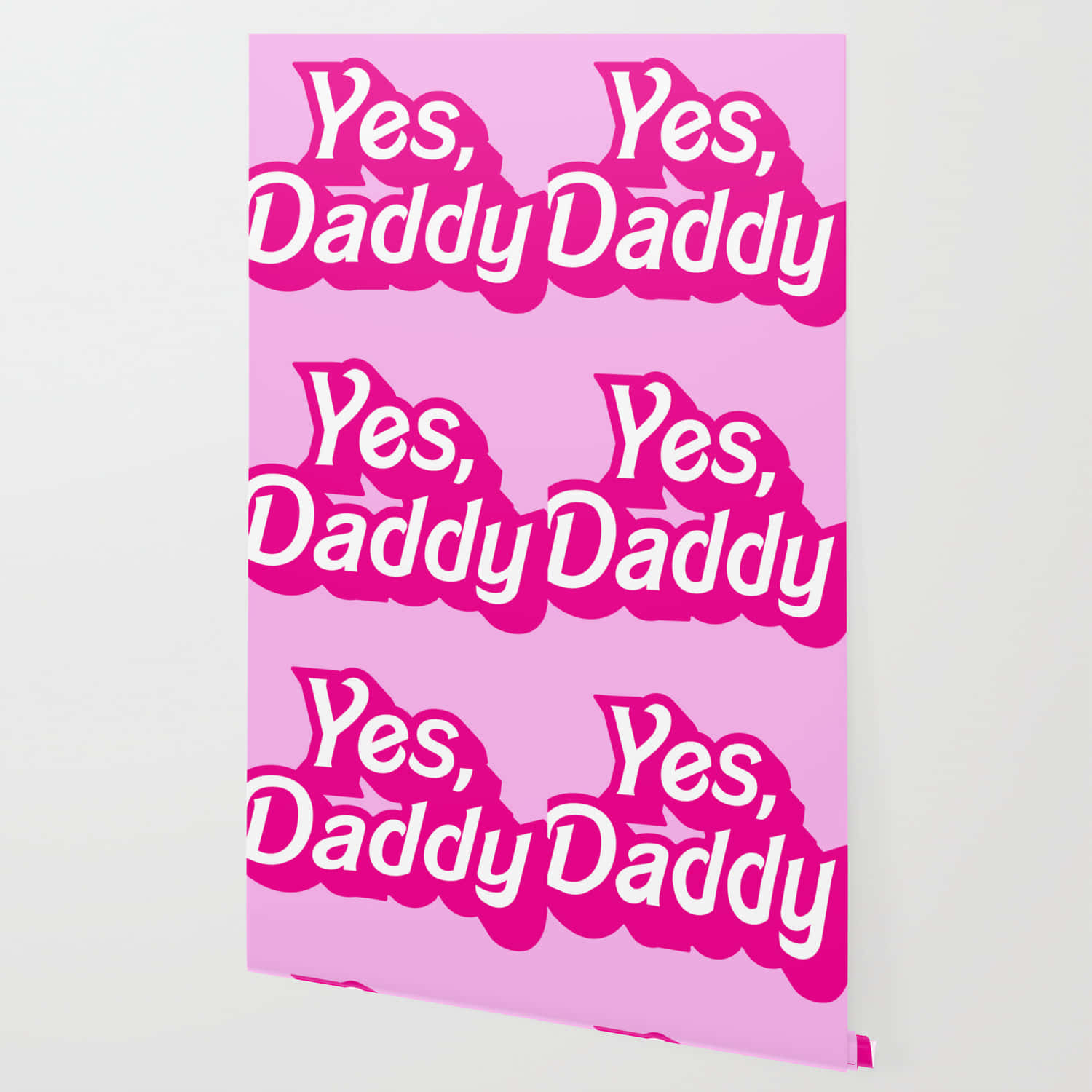 粉紅色牆紙，重複粗體白色文字寫著「Yes, Daddy Daddy」。