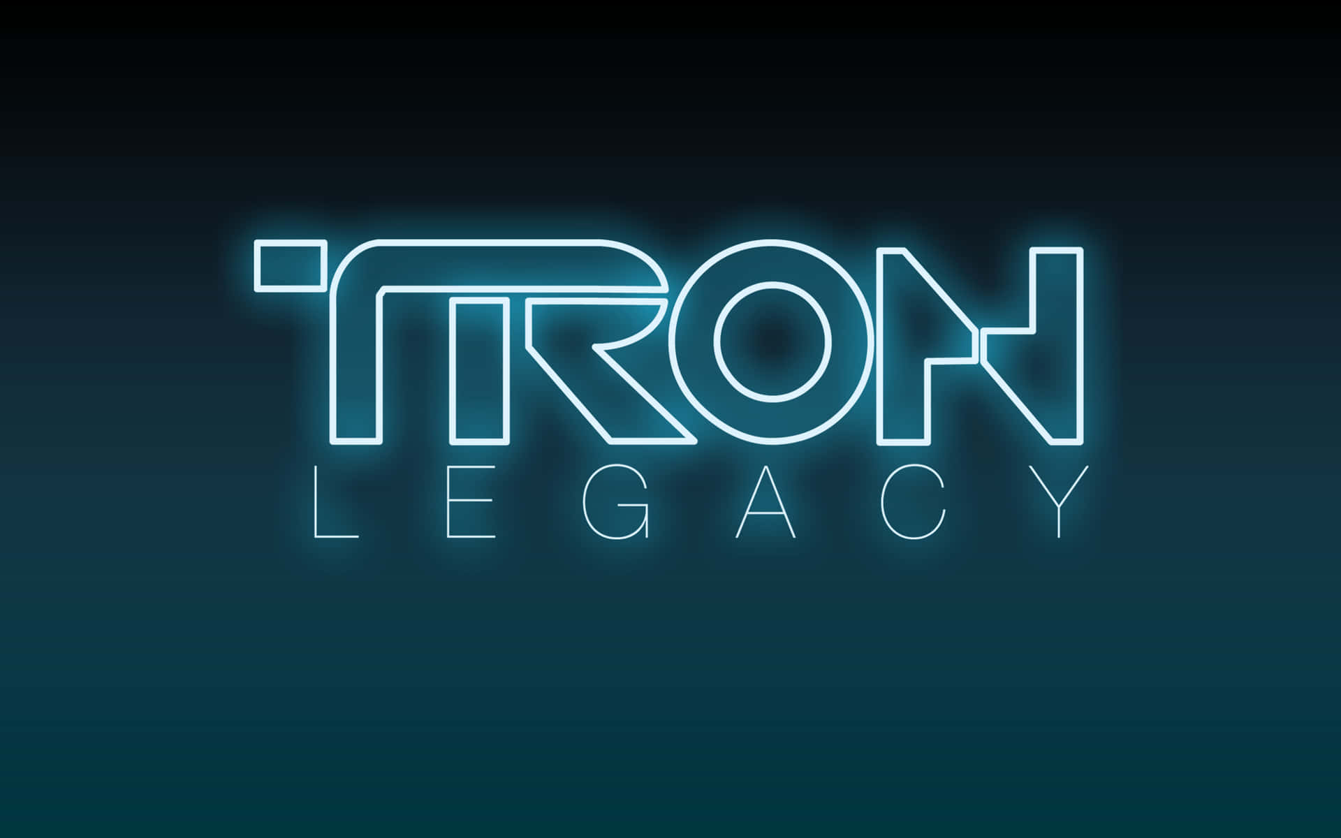 在深色漸變背景上，發光的霓虹藍色Tron Legacy標誌。 — 創戰紀 壁紙