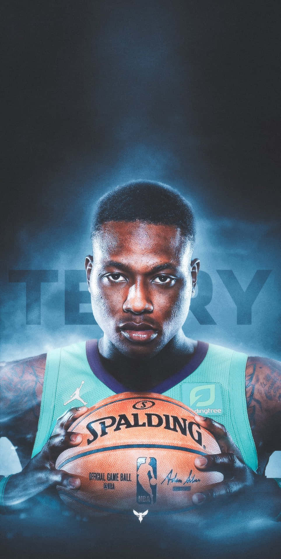 籃球運動員身穿青綠色球衣手持Spalding NBA籃球，背景煙霧中有名字Terry。