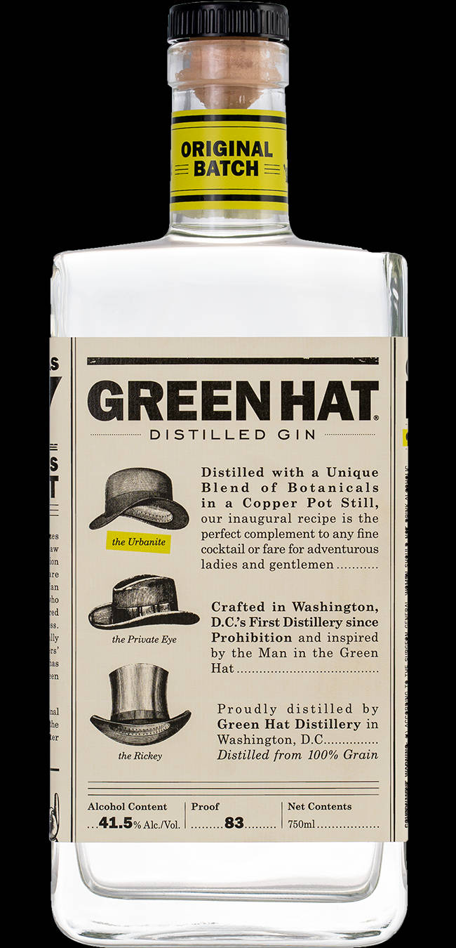 帶有帽子插圖和文字標籤的Green Hat氈酒瓶。