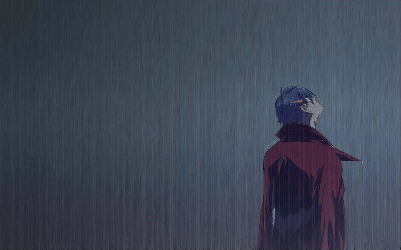 獨自傷心的動漫男孩淋雨 壁紙 — 一個孤獨的藍髮動漫角色站在傾盆大雨中，穿著紅色外套，在灰色背景下向上仰望。