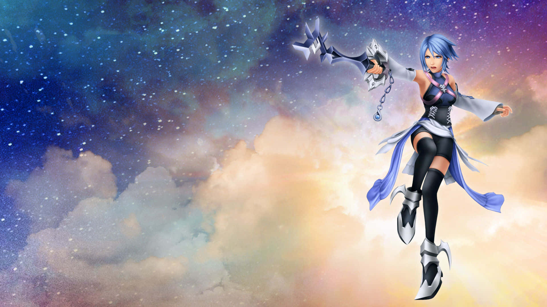 《王國之心》阿奎拉 壁紙 — 一位藍髮動漫女孩穿著黑白服裝，在星塵宇宙天空與漩渦雲層中揮舞著發光的鍵刃。