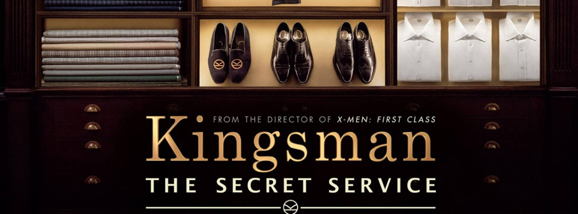 Kingsman: The Secret Service的電影海報，展示一個衣櫃，裡面有西裝、鞋子和襯衫。