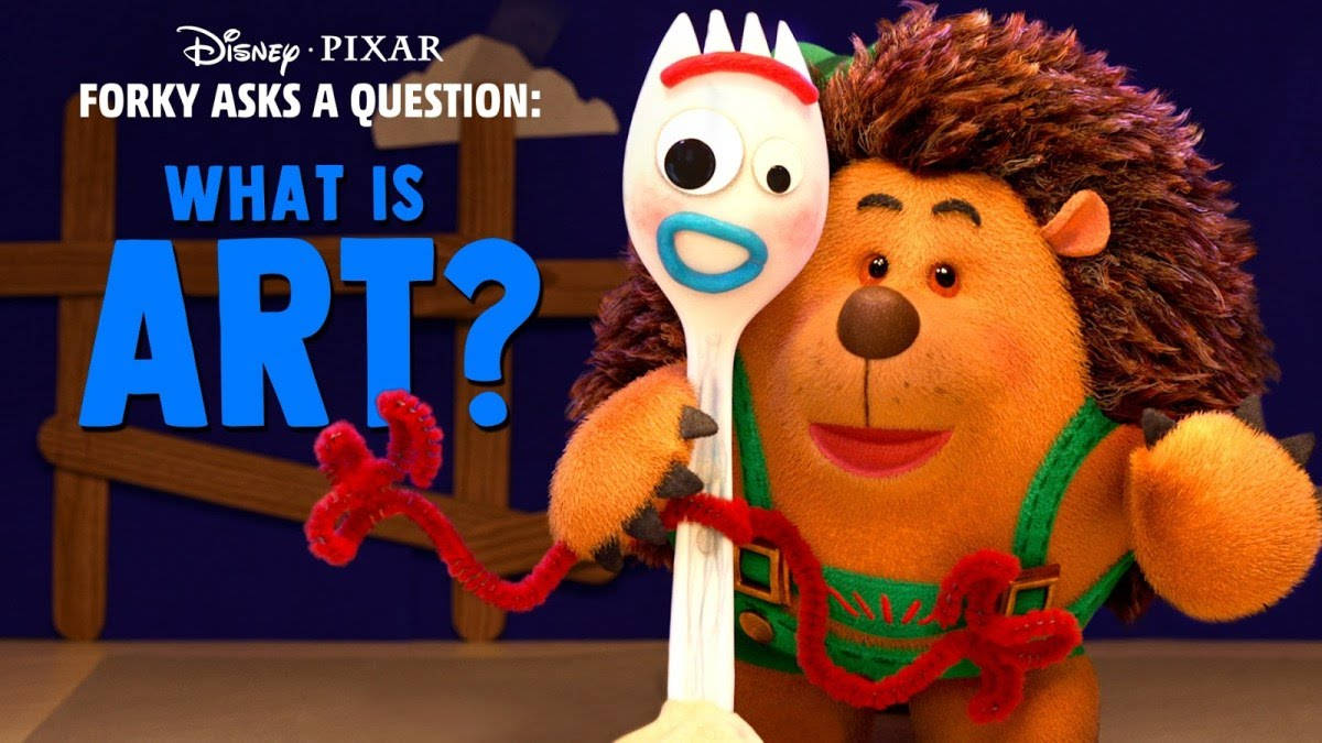 玩具總動員 Forky 與 Mr. Pricklepants 壁紙 — Forky，一個帶有咕嚕眼和紅色管道清潔臂的叉勺角色，站在一隻穿著綠色服裝的微笑刺蝟旁邊，背景為藍色並帶有文字。