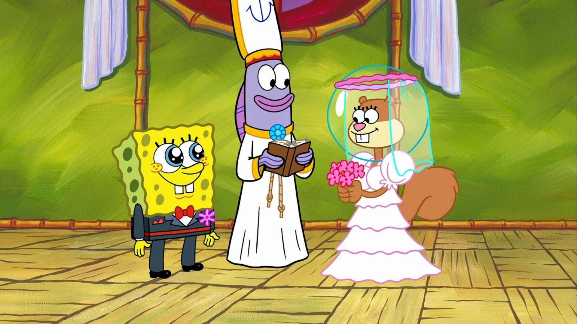 珊迪與海綿寶寶婚禮 壁紙 — 身穿禮服的SpongeBob站在身穿白色婚紗、手持粉紅色花束的新娘旁邊，一位紫色牧師在帳篷下為他們主持婚禮。