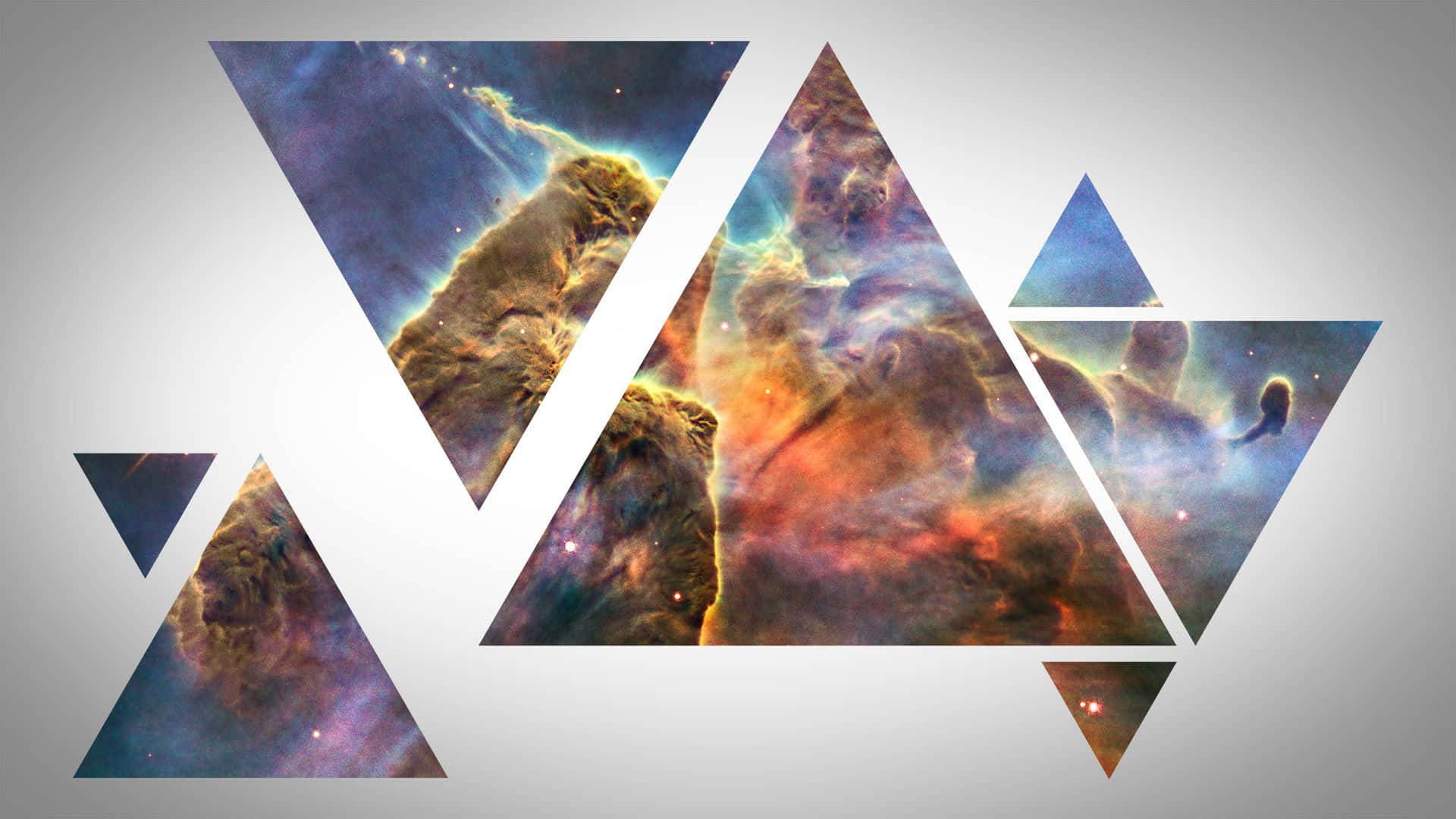 現代抽象藝術 - 三角形 壁紙 — 充滿活力的宇宙星雲碎片以幾何三角形排列在柔和的灰色背景上。