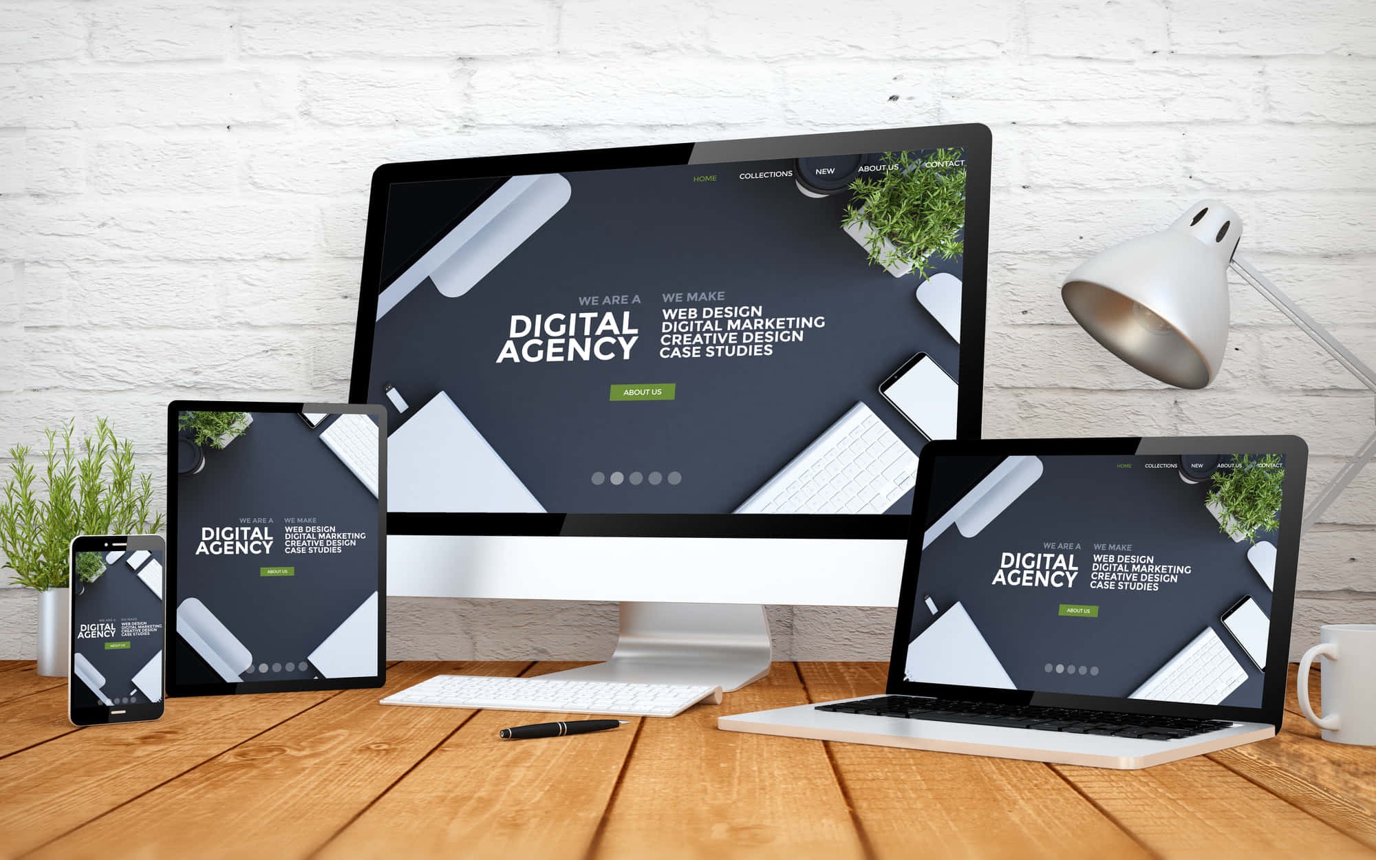 Website 桌布 壁紙 — 現代數碼代理網站顯示在桌面、手提電腦、平板電腦和手機上，放在有白色磚牆和燈的木桌上。