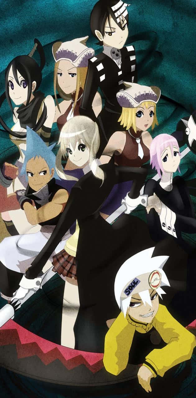 瑪卡·艾爾班：戰鬥姿態，Soul Eater 粉絲必備頭像 壁紙 — 一個由七個角色組成的動態動漫團體，擁有各種髮色和服裝，在深藍綠色背景前擺姿勢。