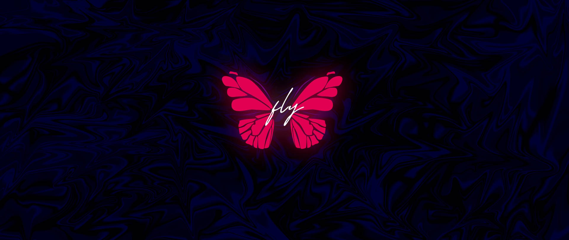 一隻發光的粉紅色蝴蝶，帶有 'fly' 字樣，在深藍色布料上。