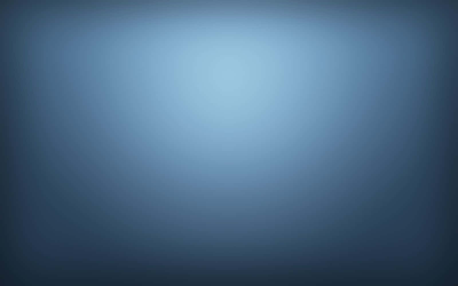 生動自然風景 壁紙 — 從明亮中心漸變至暗邊的寧靜冷藍色調漸變。