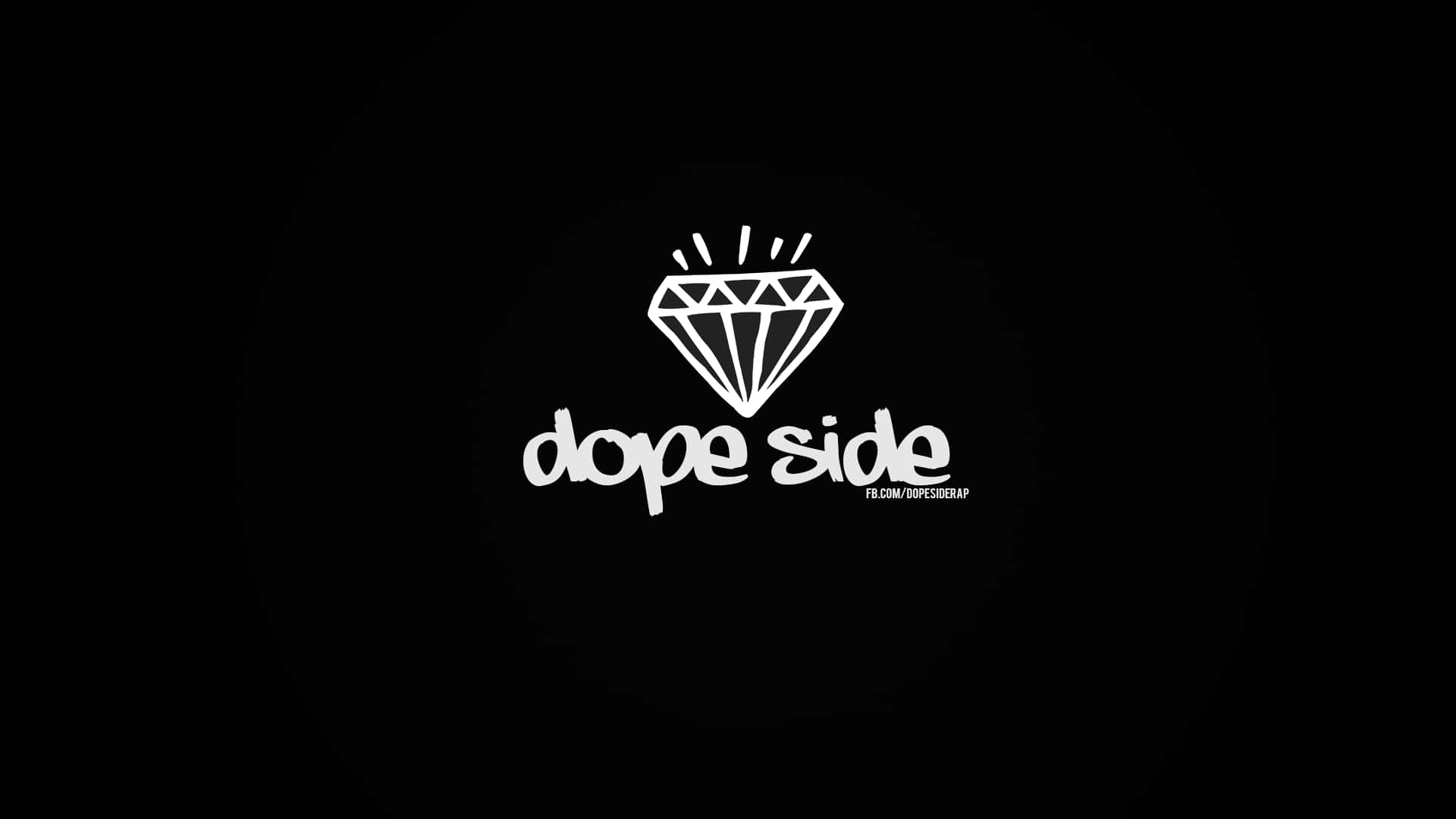 黑色背景上的白色鑽石標誌及文字 dope side