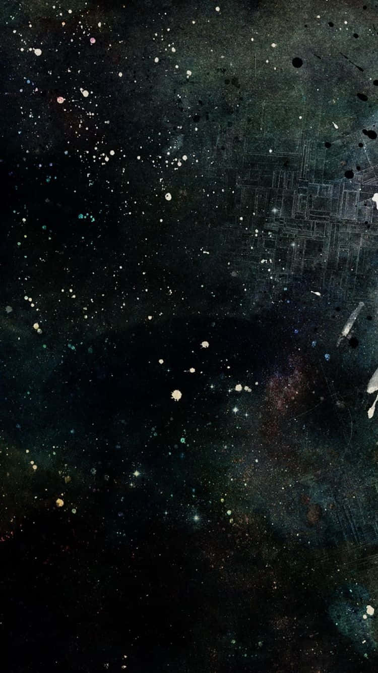 用 iPhone 激發你的創意靈感！ 壁紙 — 一個宇宙廣闊空間，散佈著星星和星雲，背景是帶有抽象筆觸圖案的紋理深色背景。