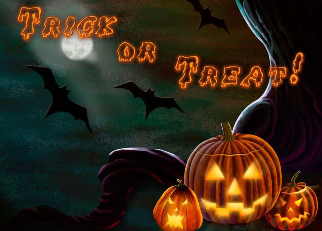 Trick-or-treaters 桌布 壁紙 — 發光的南瓜燈和蝙蝠在滿月下飛翔，營造出詭異的萬聖節夜晚場景。