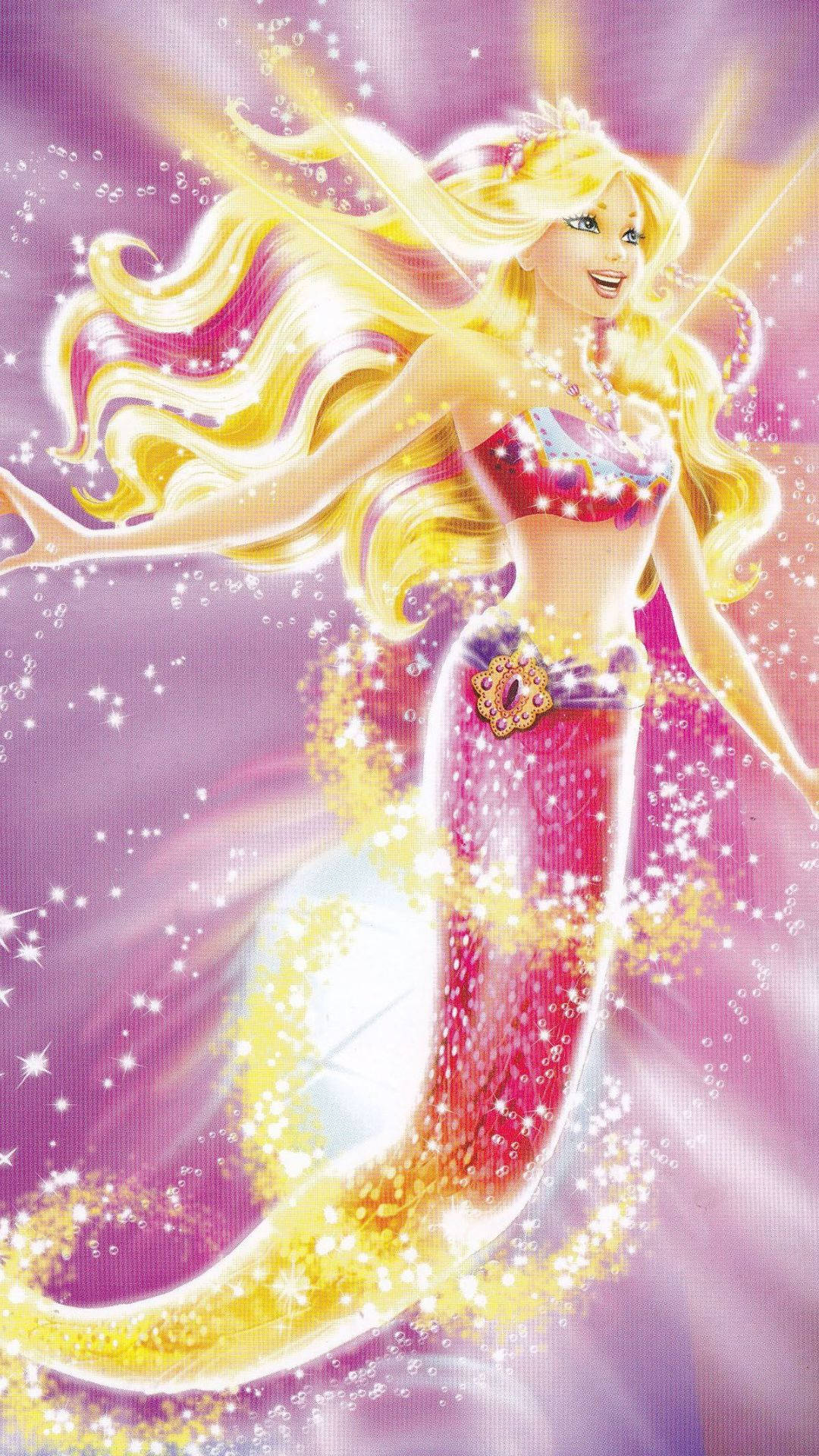 發光粉紅芭比美人魚 壁紙 — 一位閃亮的金髮美人魚，擁有閃閃發光的粉紅色尾巴和金黃色的頭髮，在閃爍的紫色背景下發光。