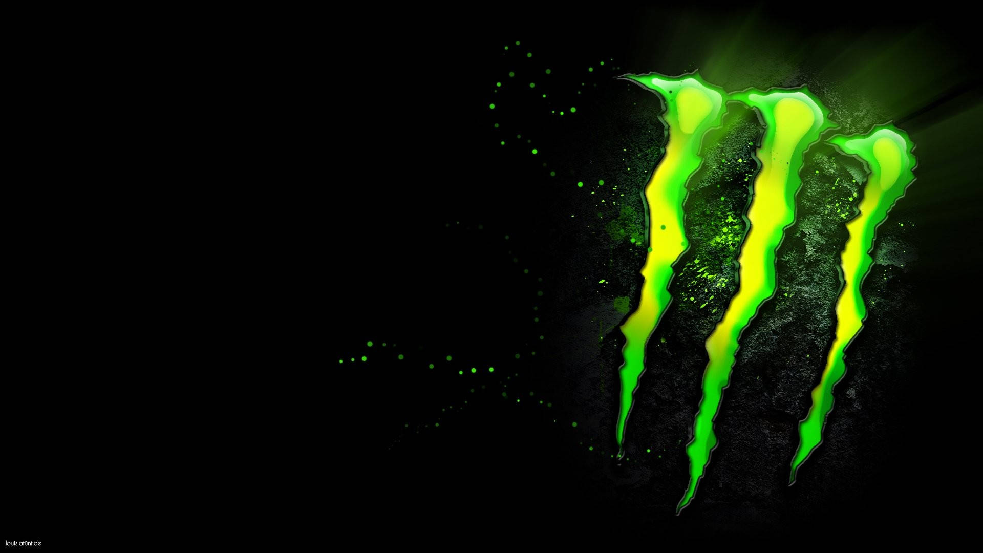 發光綠色Monster Energy標誌 壁紙 — 一個發光的綠色爪痕標誌從深色紋理岩石中浮現，背景為黑色，帶有散落的發光粒子。