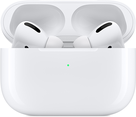 白色無線耳機與充電盒 壁紙 — 白色無線耳機安放在打開的充電盒中，帶有發光的綠色電池指示燈。