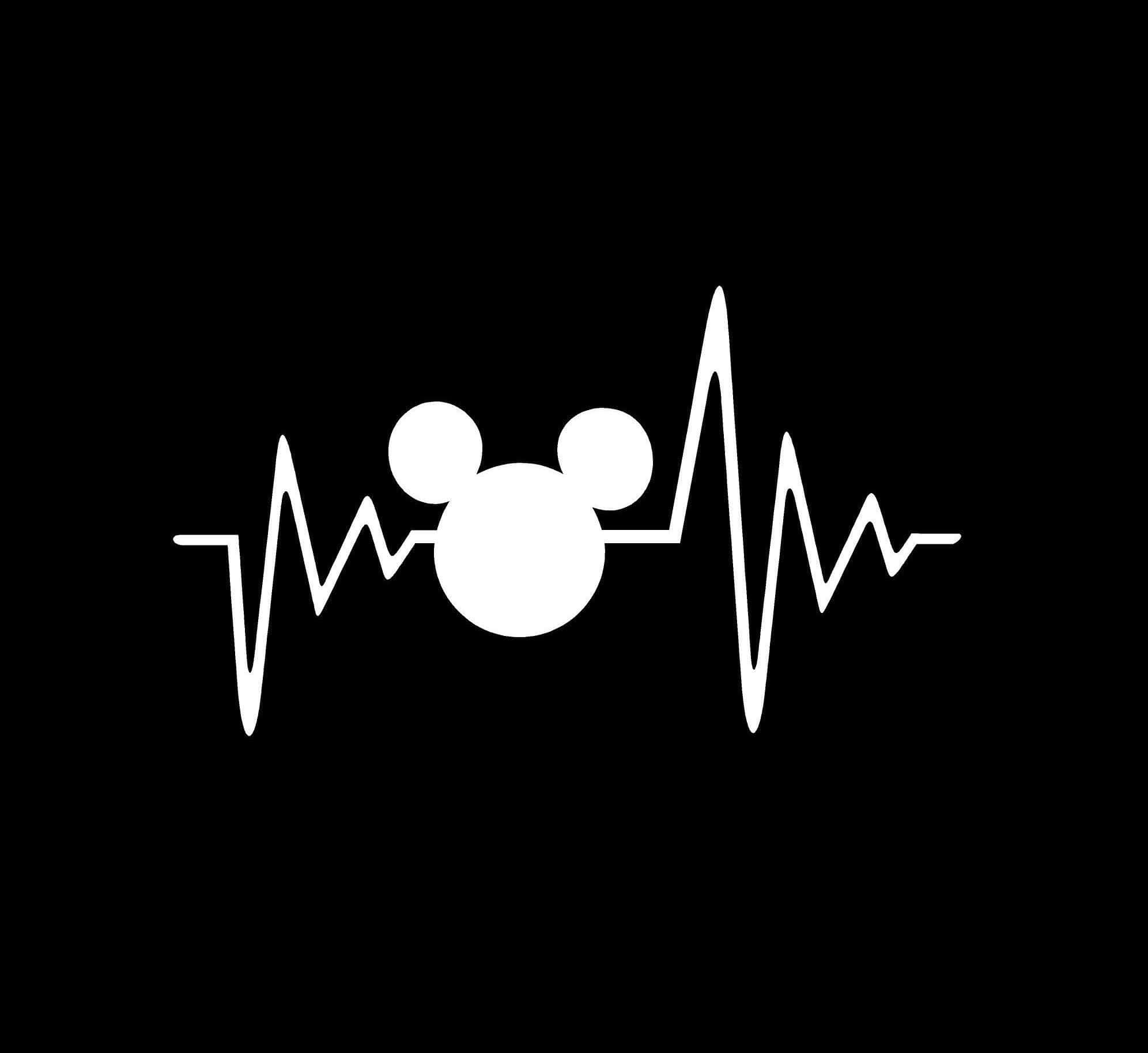 Heart Rate 桌布 壁紙 — 白色米奇老鼠頭部剪影融入心跳線條，置於純黑背景上。