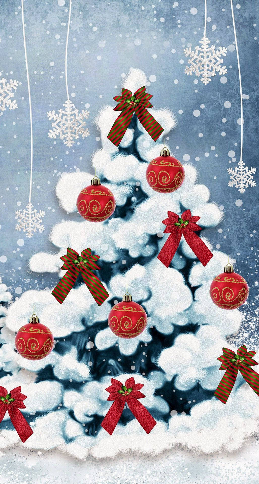 白色聖誕 iPhone 壁紙 — 一棵被雪覆蓋的聖誕樹，裝飾著紅色飾品和蝴蝶結，背景是飄雪的藍色雪景。