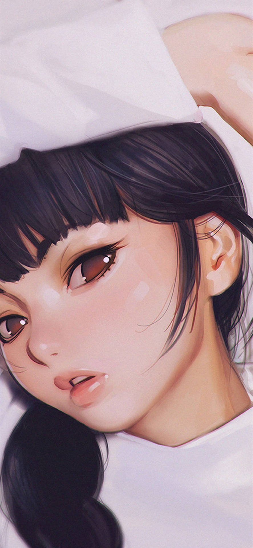 深色頭髮和棕色眼睛的動漫女孩靠在白色枕頭上。