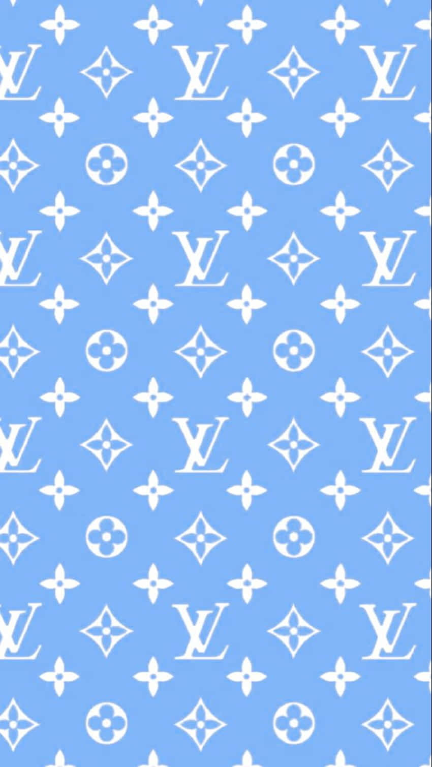 帶有白色 Louis Vuitton 字母組合圖案的藍色牆紙。