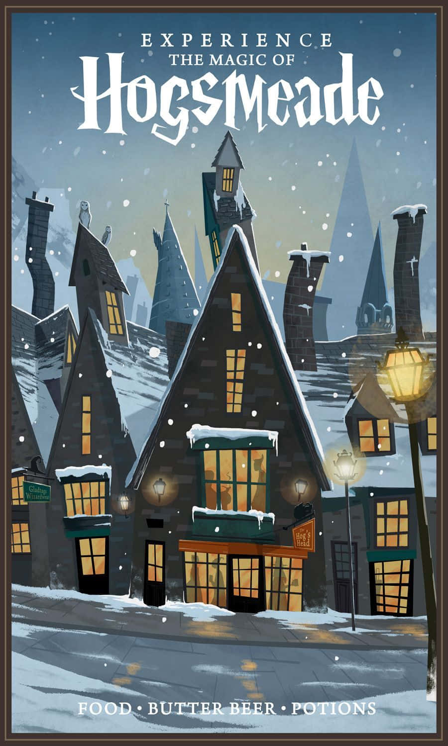 Hogsmeade 桌布 壁紙 — 白雪覆蓋著霍格莫德陡峭屋頂的建築，溫暖的金色燈光從窗戶中透出，映襯著暮色天空。