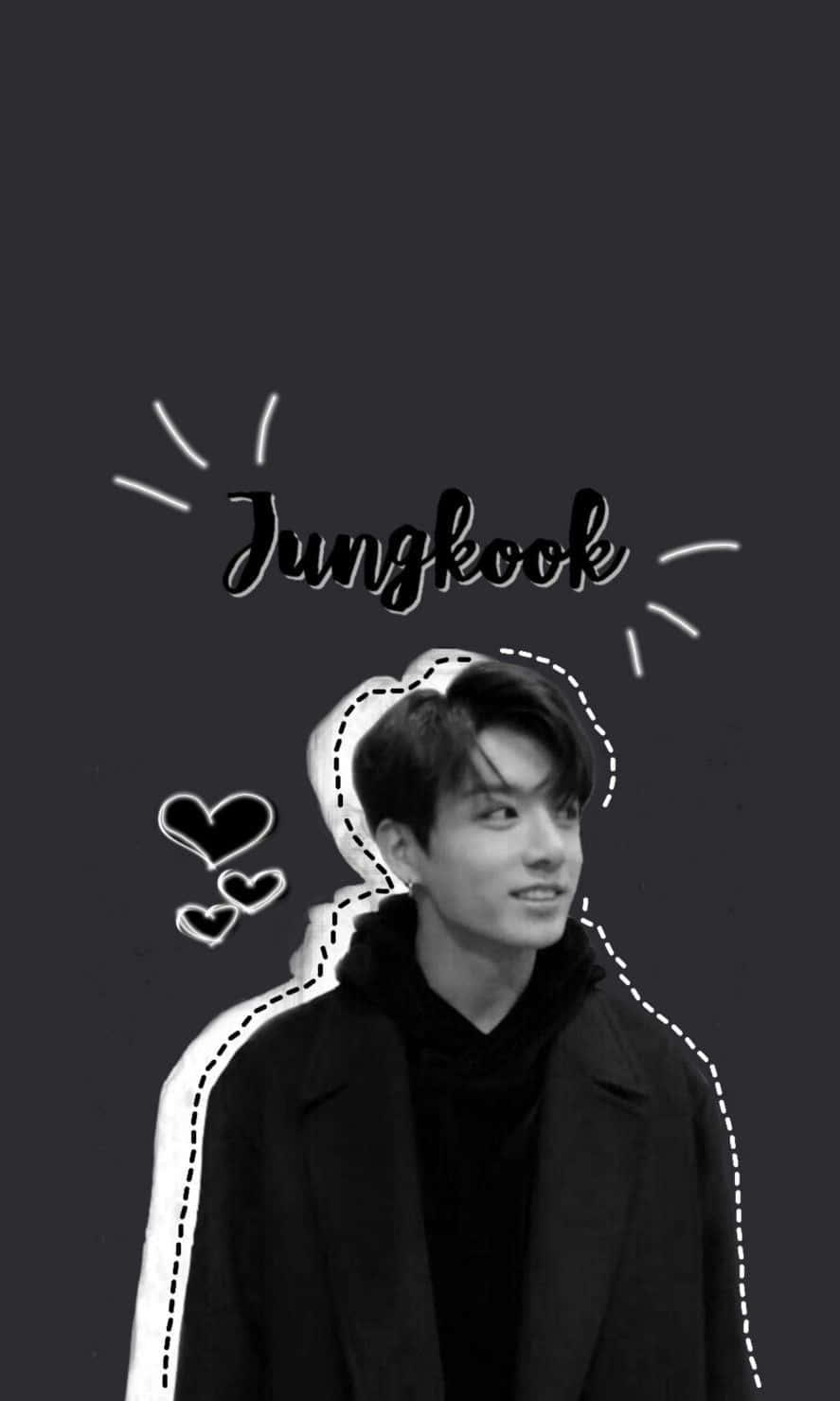 白黑系iPhone Jungkook BTS 壁紙 — 一幅黑白肖像，Jungkook微笑，帶有塗鴉心形和以風格化文字呈現的名字，背景為深色。