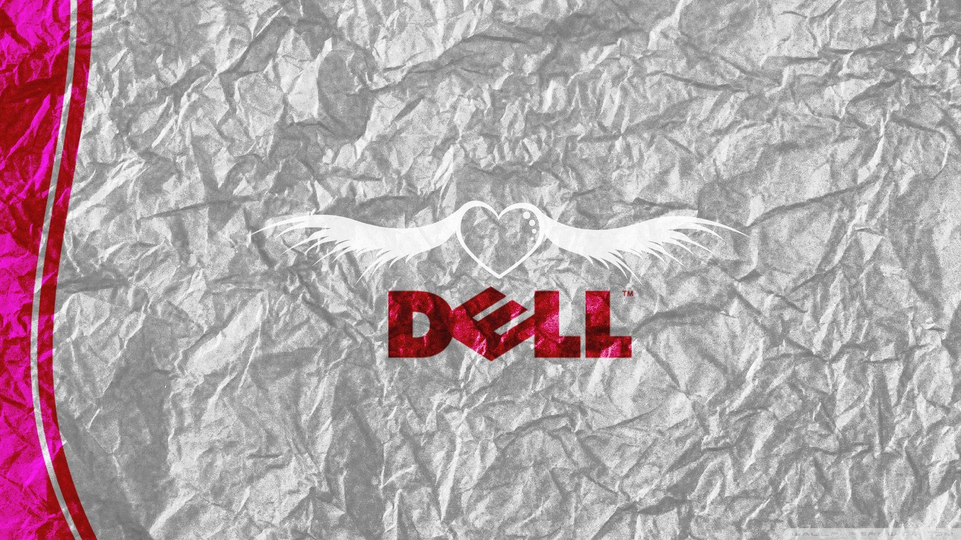 皺紙風格戴爾HD標誌 壁紙 — Dell 標誌，帶有天使翅膀和心形徽章，位於皺巴巴的銀色箔紙上，帶有充滿活力的粉紅色彎曲點綴。