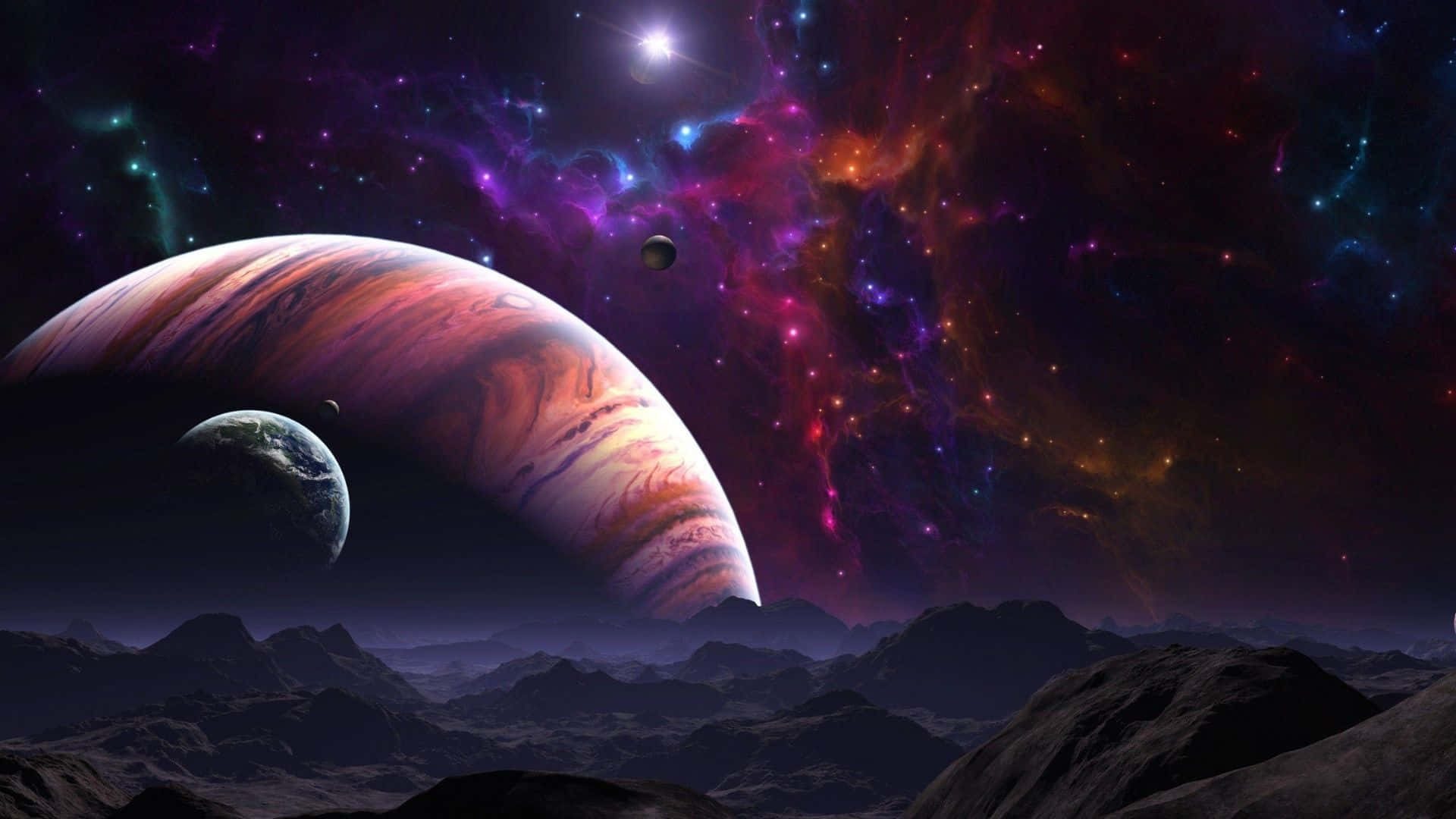 盛開花田上的絢麗日出 壁紙 — 宇宙景觀顯示一顆巨大的條紋行星和一顆藍色的類地衛星在充滿活力的星雲背景下從外星山脈升起。