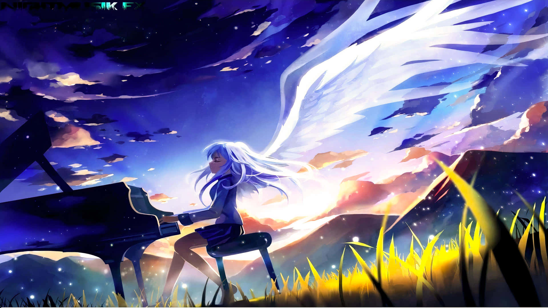 有翅膀的動漫女孩在星空下的暮色田野中彈鋼琴。