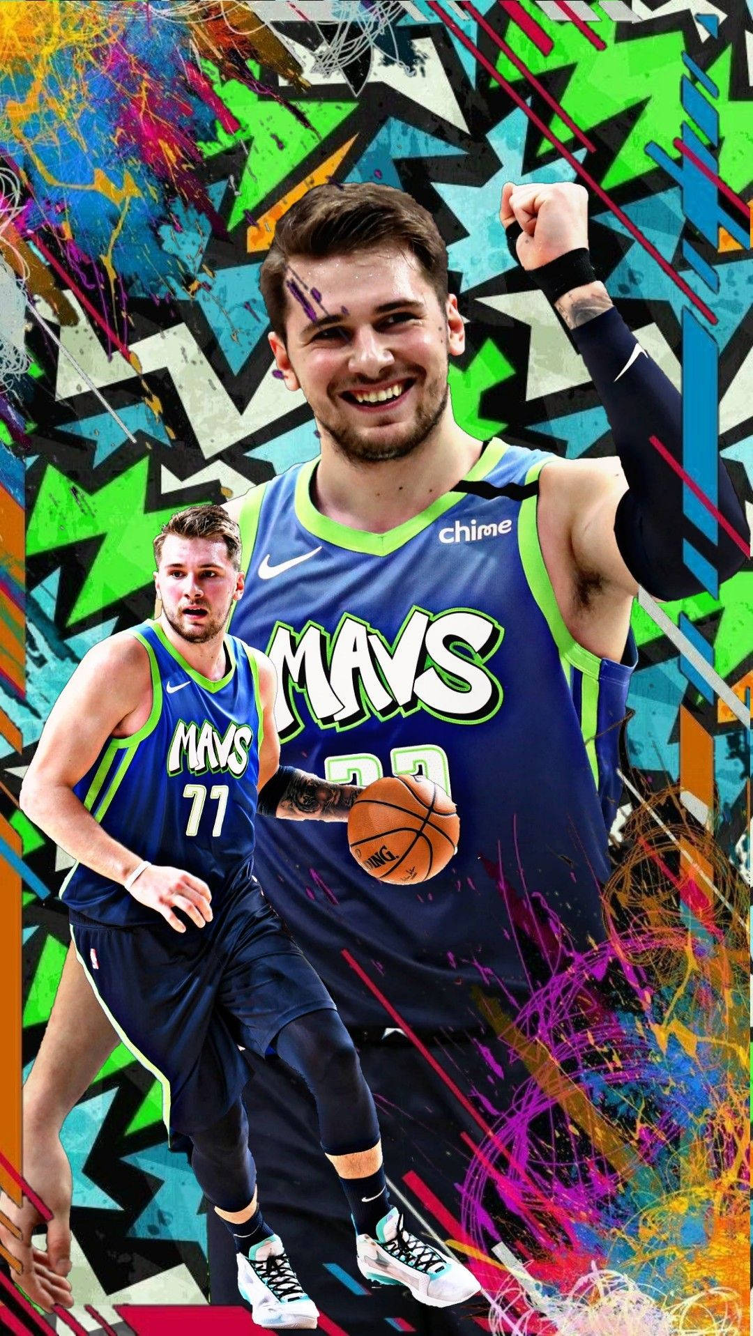 兩名 Mavericks 籃球運動員在塗鴉背景下拿著籃球慶祝。