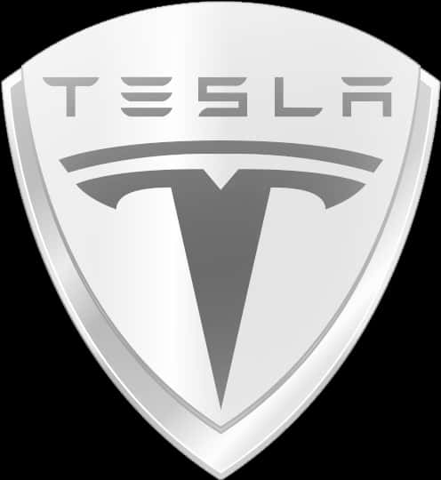 盾形特斯拉標誌 壁紙 — 一個時尚的銀色Tesla標誌盾牌徽章，帶有粗體字和風格化的T，背景為黑色。