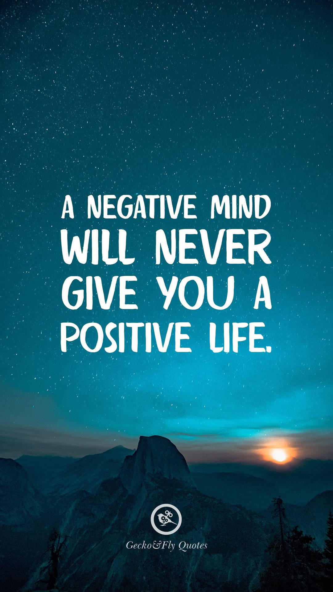 暮色山巒上，勵志語錄伴隨星星和夕陽。