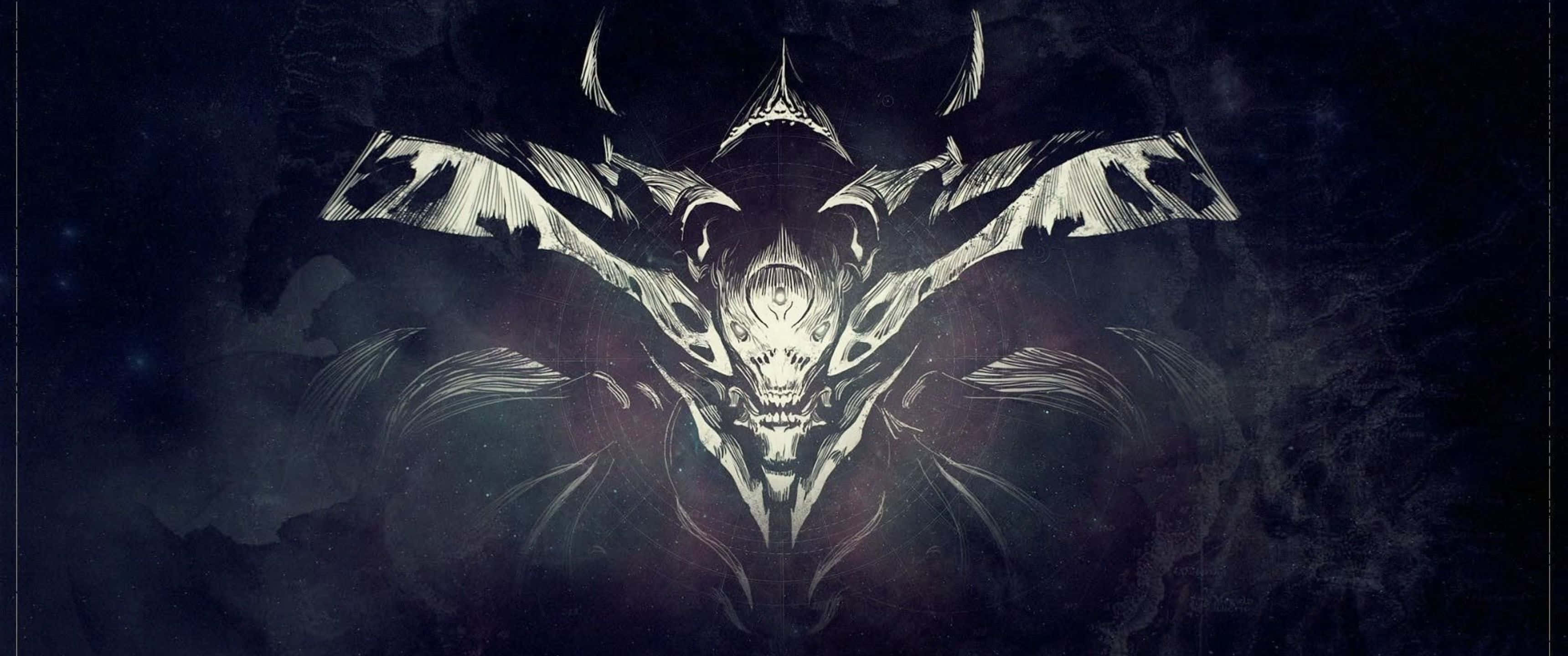 瞄準目標：Destiny 2 3440x1440p 壁紙 — 一個帶有骷髏臉和鋸齒翅膀的威脅性蝙蝠狀生物，從黑暗迷霧中出現，背景是星空夜空。