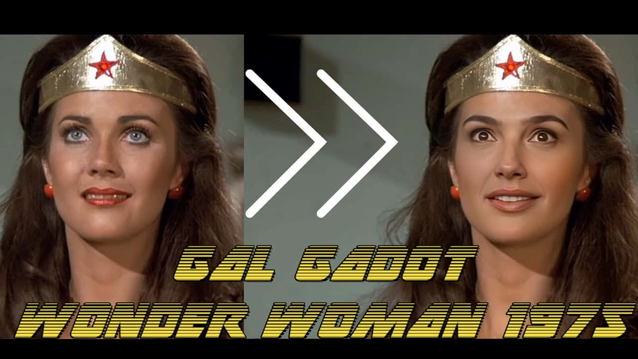 神奇女俠為正義而戰 壁紙 — Lynda Carter 和 Gal Gadot 分別在 1975 年和 2017 年飾演神奇女俠的並排比較，帶有白色箭頭和粗體黃色文字。