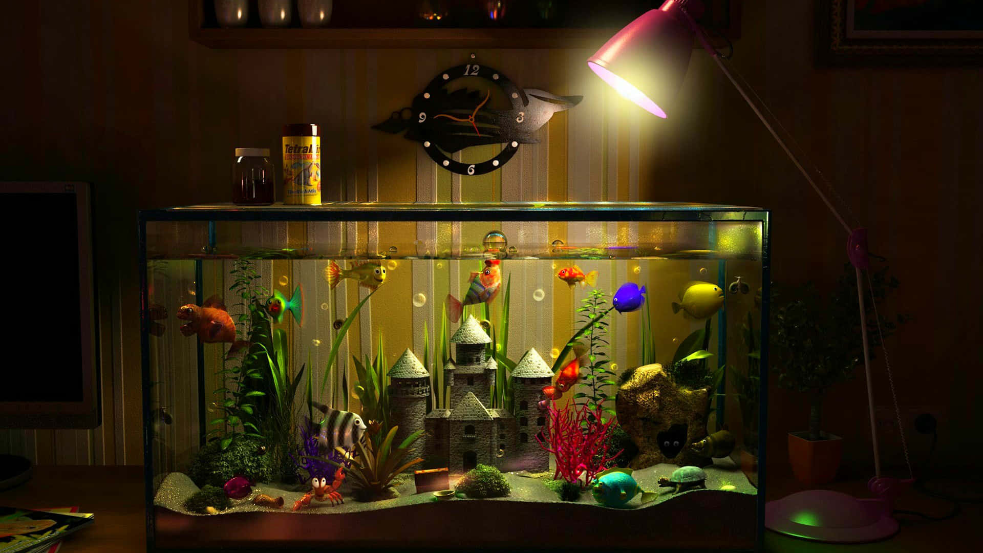 夜間書桌上粉紅色燈下，一個發光的魚缸，裡面有魚和城堡裝飾。