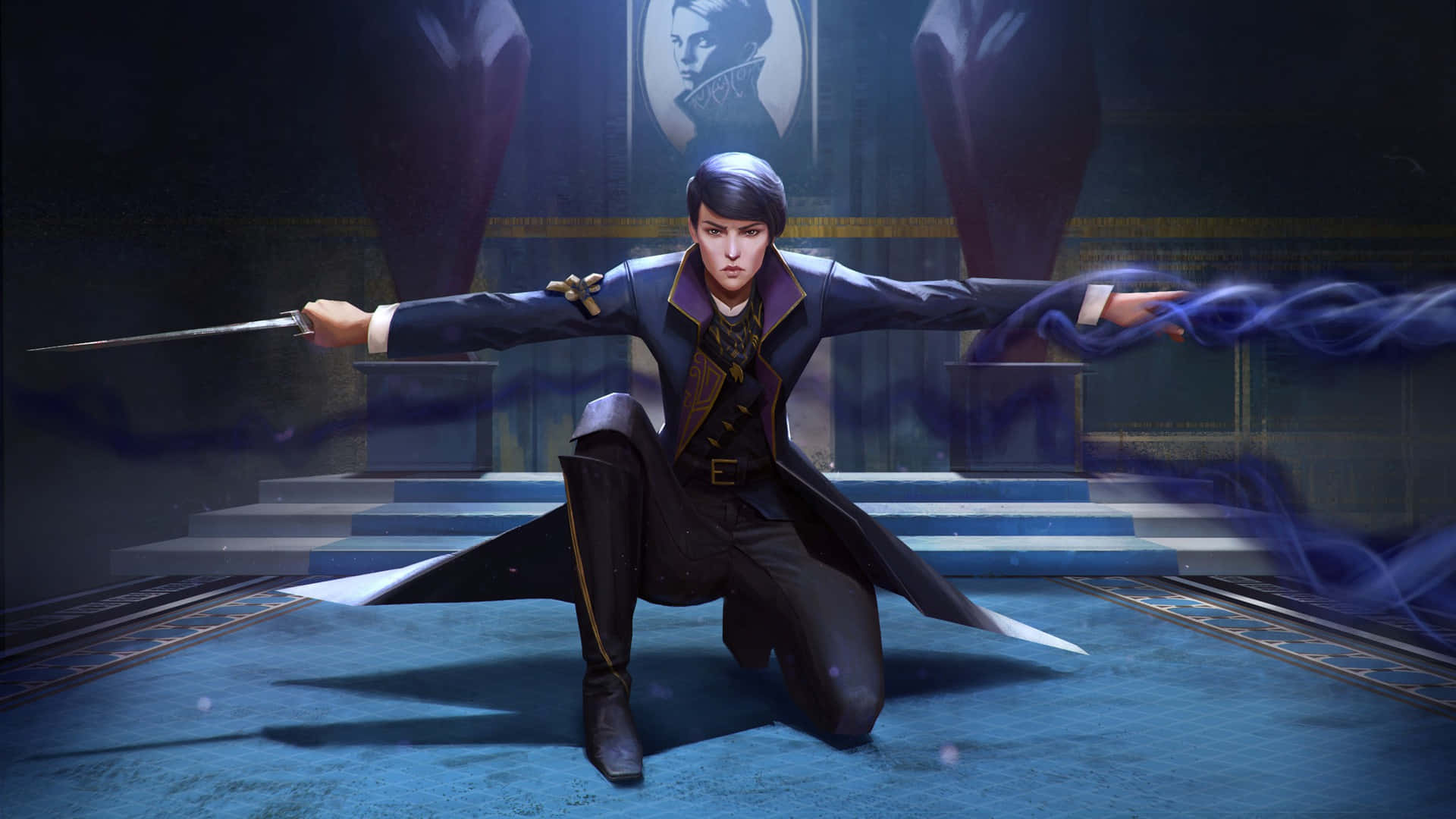 神秘世界中的緊張動作——《Dishonored 2》背景 壁紙 — 一位黑髮動漫角色身穿黑色外套，在哥德式大廳中跪著揮舞劍和藍色能量。