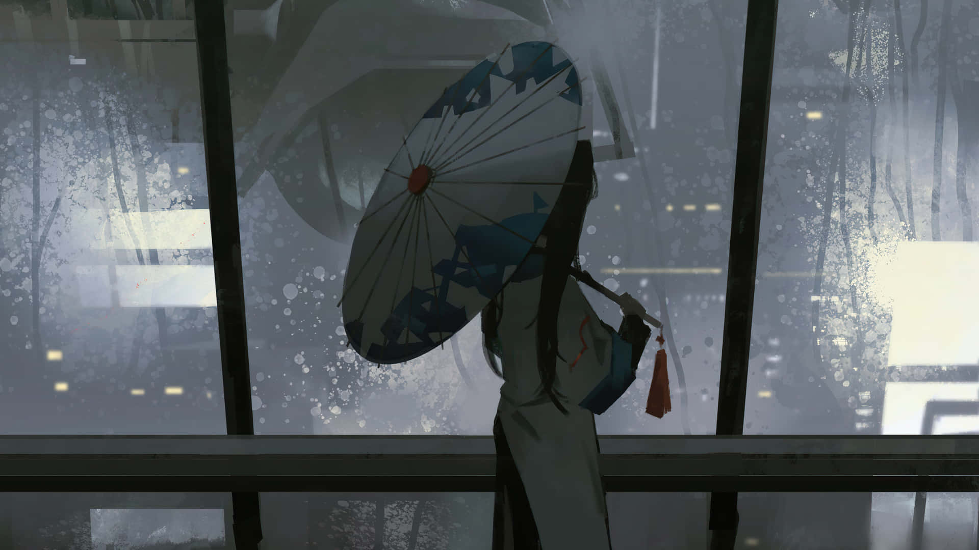 一個人拿著雨傘從下雨的窗戶望向森林的剪影