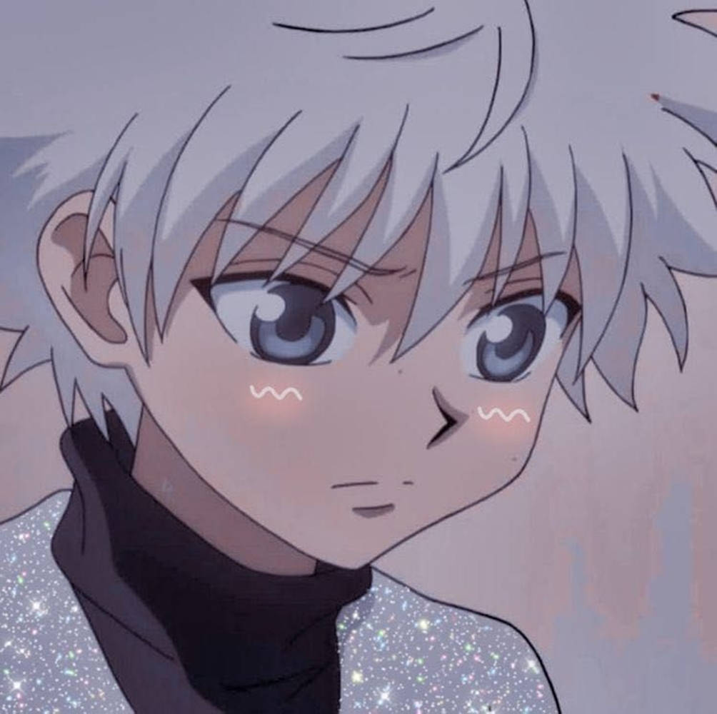 銀髮藍眼的動漫男孩，穿著閃亮襯衫，臉頰上有一滴淚水。
