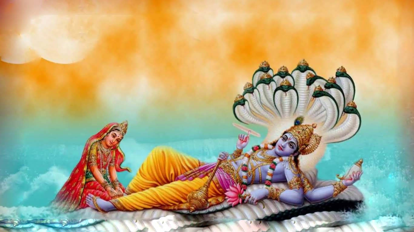 Lakshmi 桌布 壁紙 — 神聖人物躺臥在宇宙蛇上，伴侶在旁，在發光的天空下的海洋波浪上。