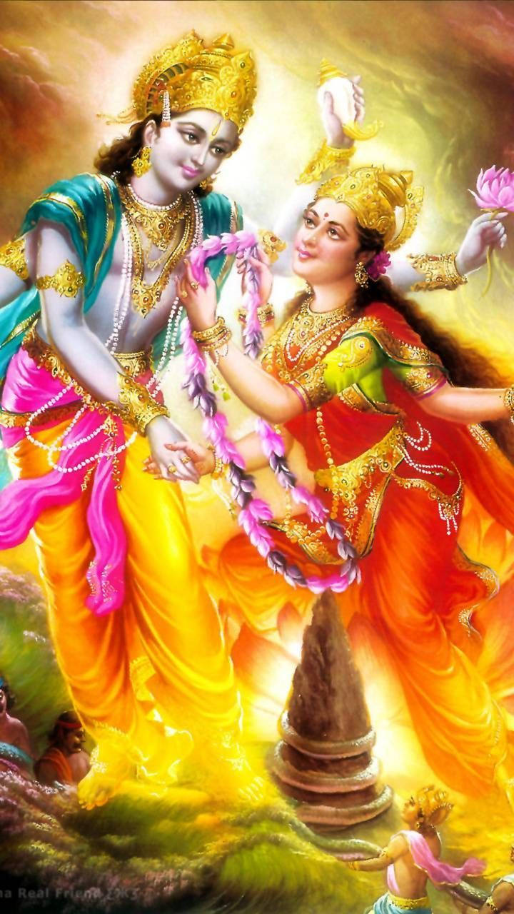 hindu iPhone 桌布 壁紙 — 神聖情侶克里希納和拉達身著閃耀金色服飾，在發光的天界背景下交換粉紅色花環。