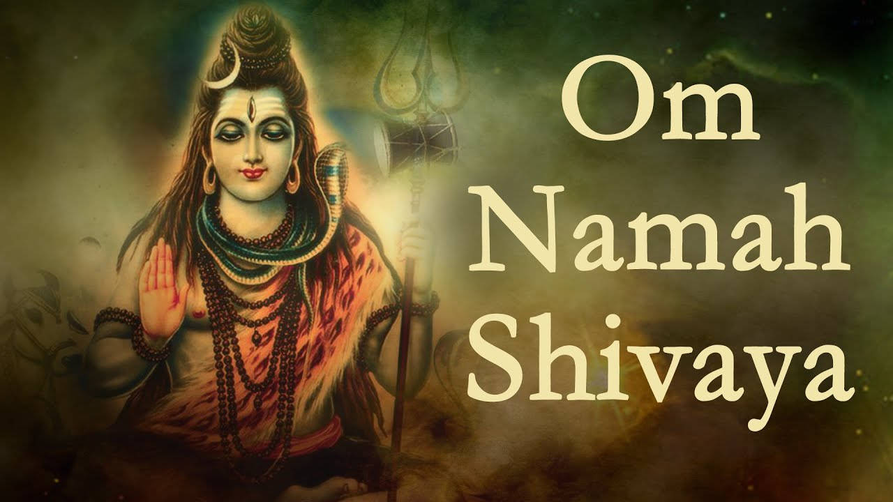 Om Namah Shivaya 桌布 壁紙 — 神聖的濕婆神描繪，手持三叉戟和蛇，發光光環，神聖經文 Om Namah Shivaya，背景為神秘的綠色和金色。