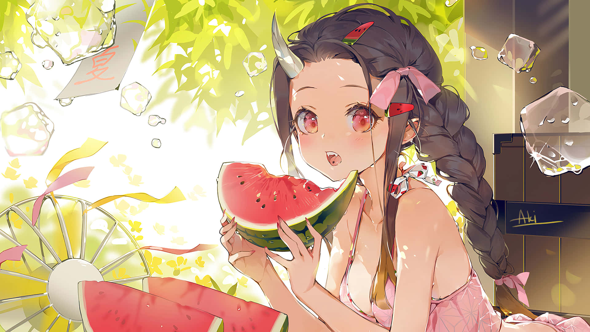有角的動漫女孩在夏天吃西瓜，配冰和扇子。