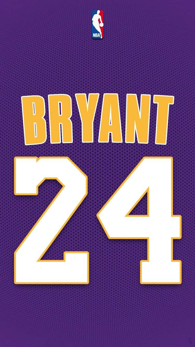 紫色籃球球衣，Bryant 24 用黃色同白色顯示。