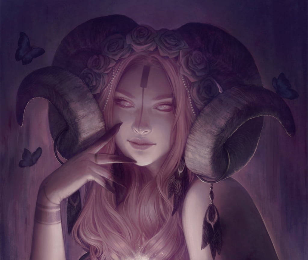 空靈 Aries 美學圖案 壁紙 — 一位神秘女子，頭上有公羊角，飾以玫瑰和蝴蝶，在夢幻般的紫色迷霧中柔和發光。