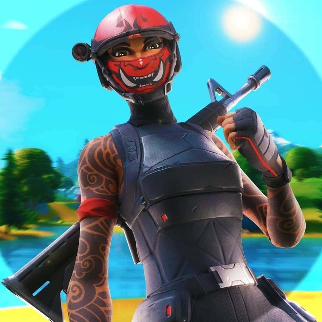Fortnite角色戴著魔鬼面具在陽光明媚的戶外場景中手持步槍