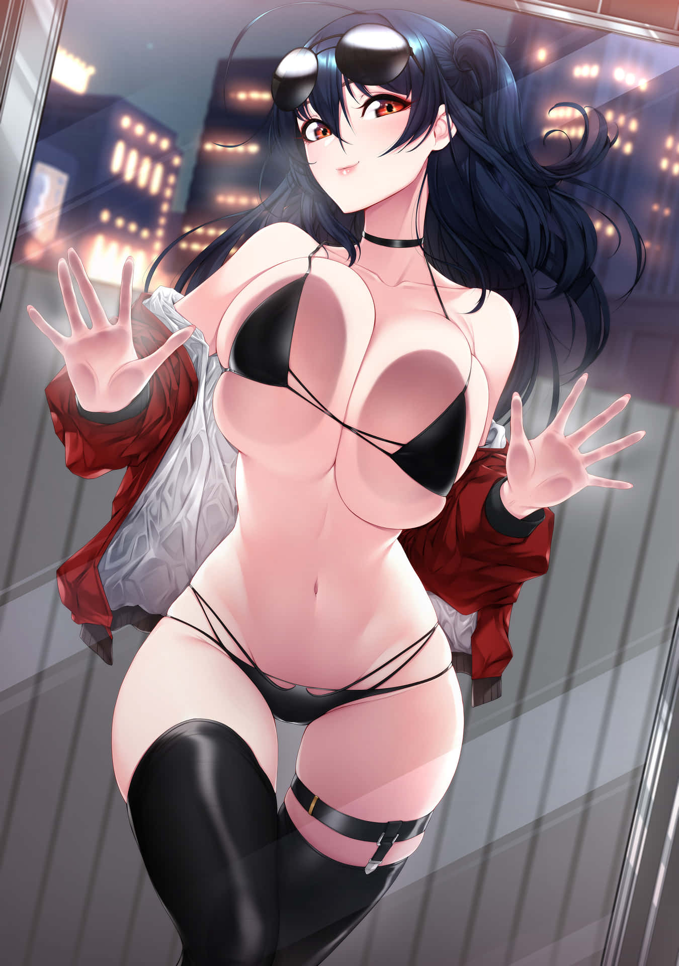 動漫女孩穿著黑色內衣和靴子在夜晚的城市中擺姿勢。