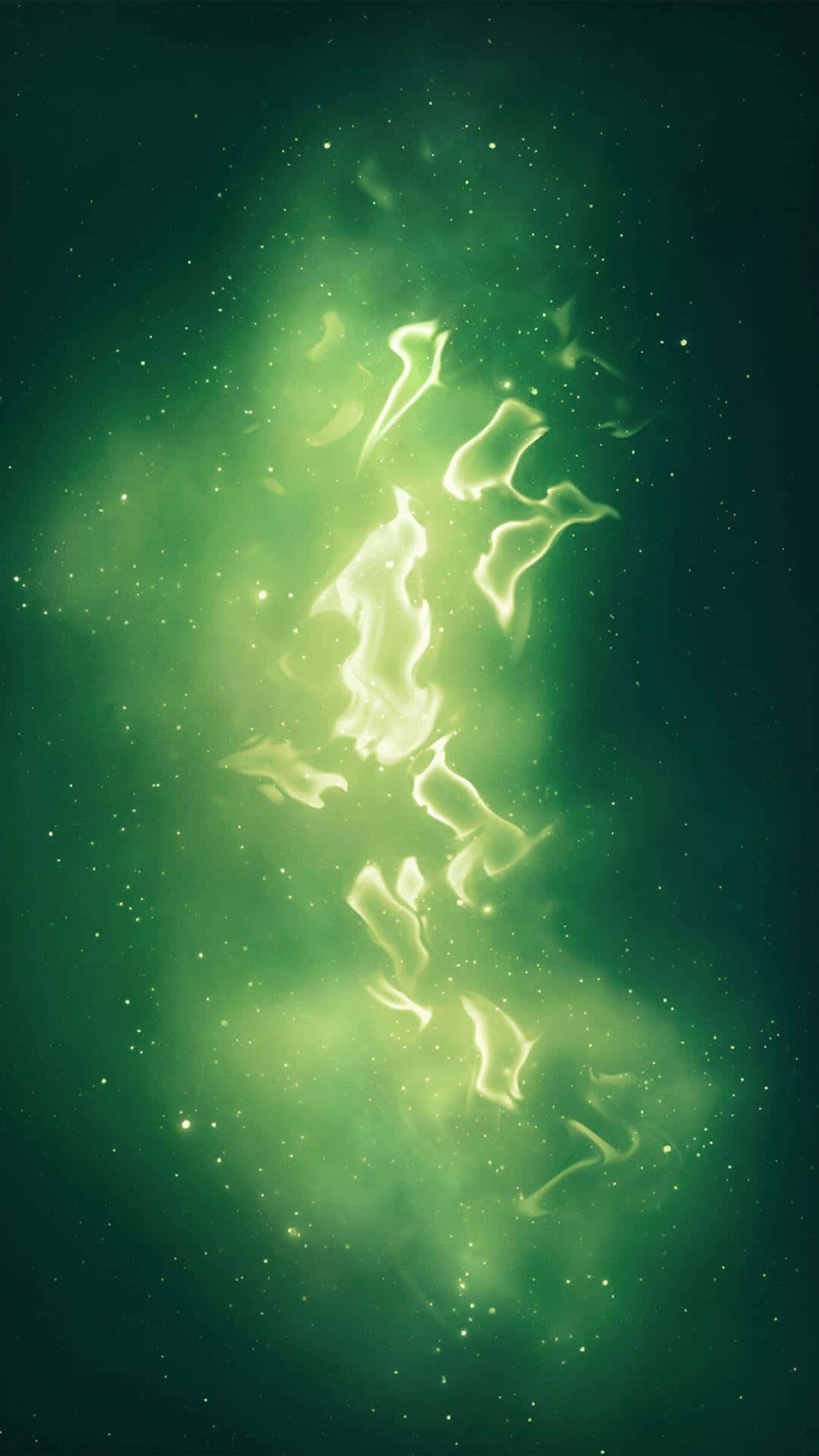 一個發光的綠色星雲，帶有旋轉的絲狀結構和遙遠的星星，在深空中。