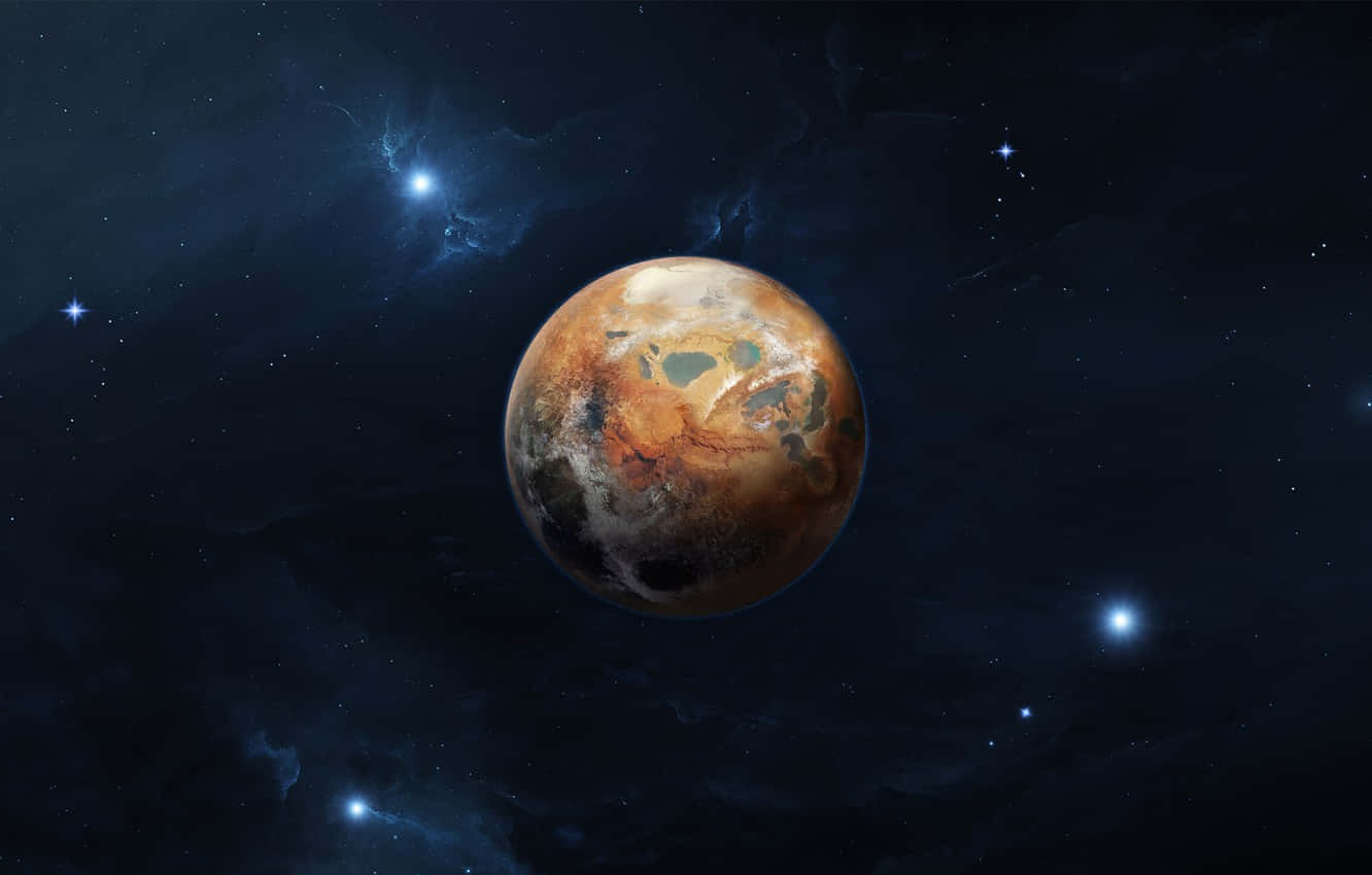 穿越繁星織就的世界 壁紙 — 一顆紅褐色、帶有旋轉雲層的行星，漂浮在星光燦爛的宇宙虛空中，被遙遠的藍色恆星照亮。